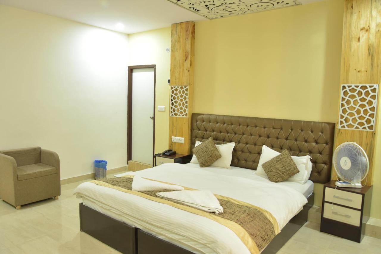 Hotel Sarweshwary Varanasi Exterior photo