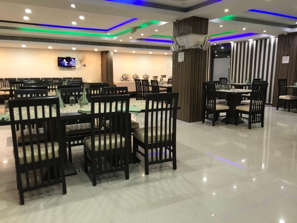 Hotel Sarweshwary Varanasi Exterior photo