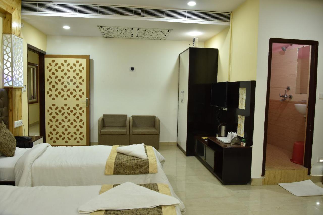 Hotel Sarweshwary Varanasi Exterior photo