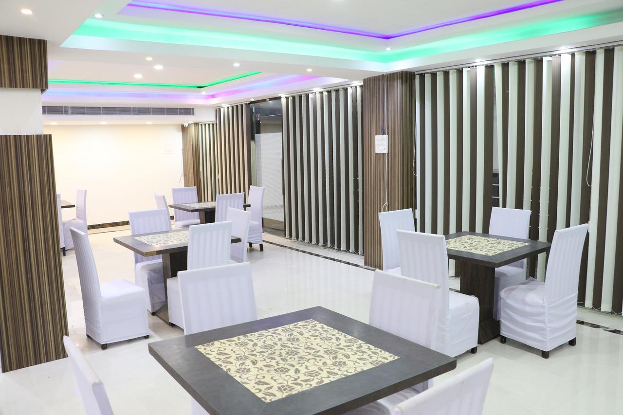 Hotel Sarweshwary Varanasi Exterior photo